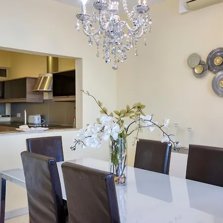 De Redin Seafront Suites By Haven And Keys Malta * 슬리에마