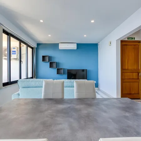Seafront With Balcony & Sea Views By Jl דירה סליאמה