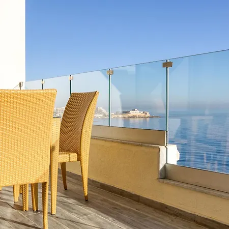 Seafront With Balcony & Sea Views By Jl