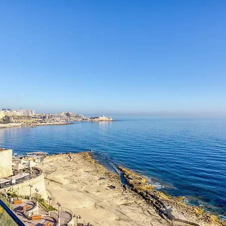 Seafront With Balcony & Sea Views By Jl דירה סליאמה