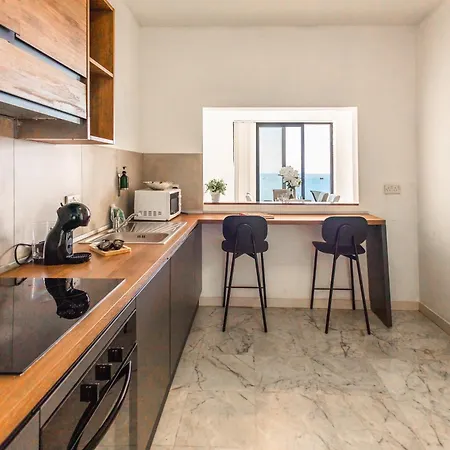 De-Redin Suites - Sea Front - By Haven And Keys Malta