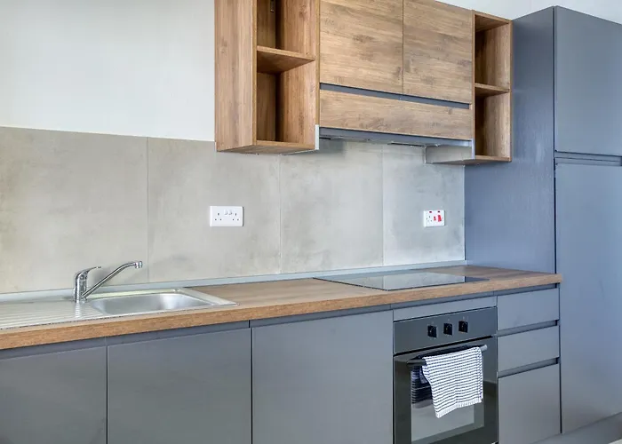 De Redin Seafront By Haven And Keys Malta