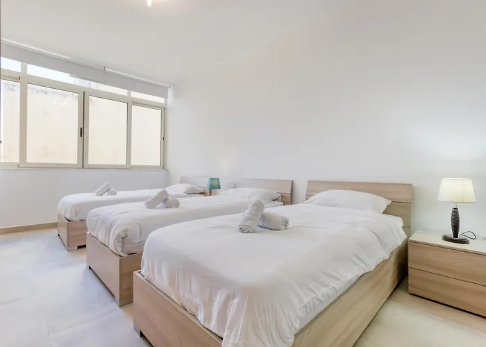 De Redin Seafront By Haven And Keys Malta