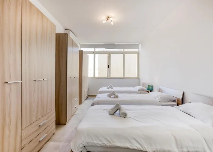 De Redin Seafront By Haven And Keys Malta * Sliema