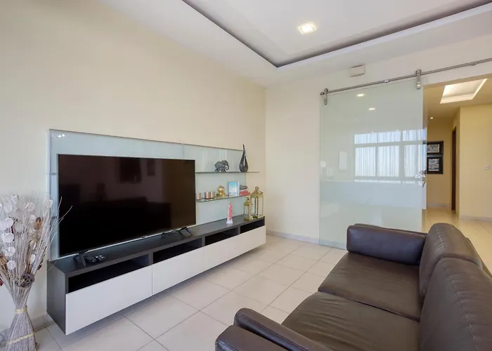 De Redin Seafront By Haven And Keys Malta Appartamento