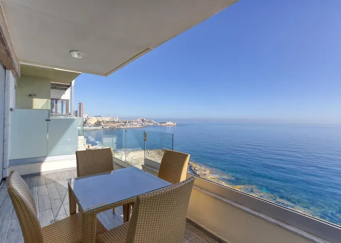 De Redin Seafront By Haven And Keys Malta * Sliema