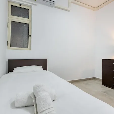 Apartament De Redin Seafront By Haven And Keys Malta