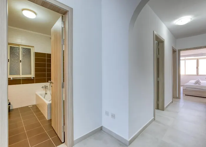 De Redin Seafront By Haven And Keys Malta Apartament Sliema