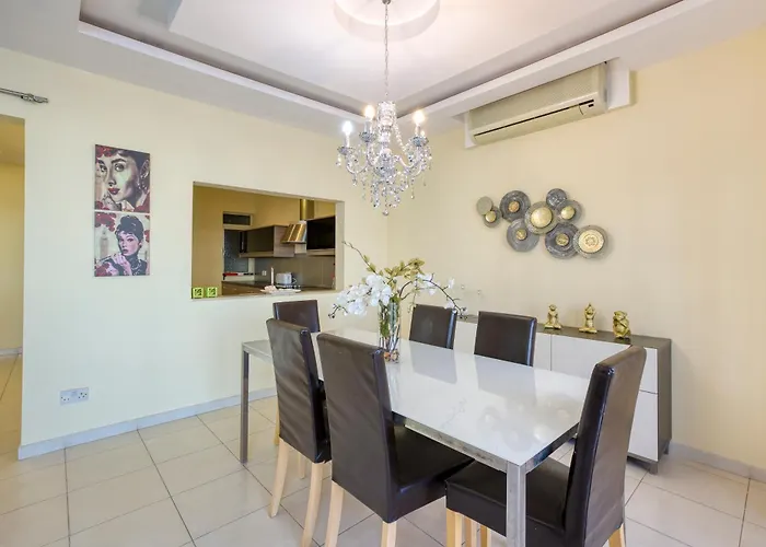 De Redin Seafront By Haven And Keys Malta