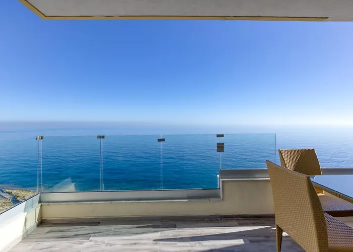 De Redin Seafront By Haven And Keys Malta * Sliema