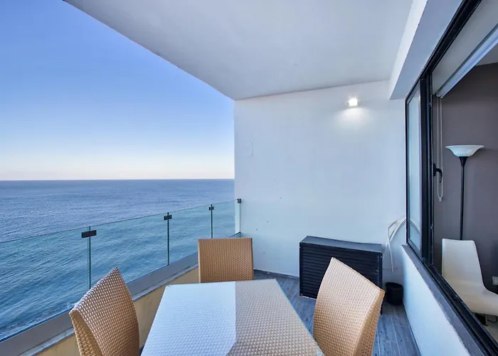 Apartament De Redin Seafront By Haven And Keys Malta *